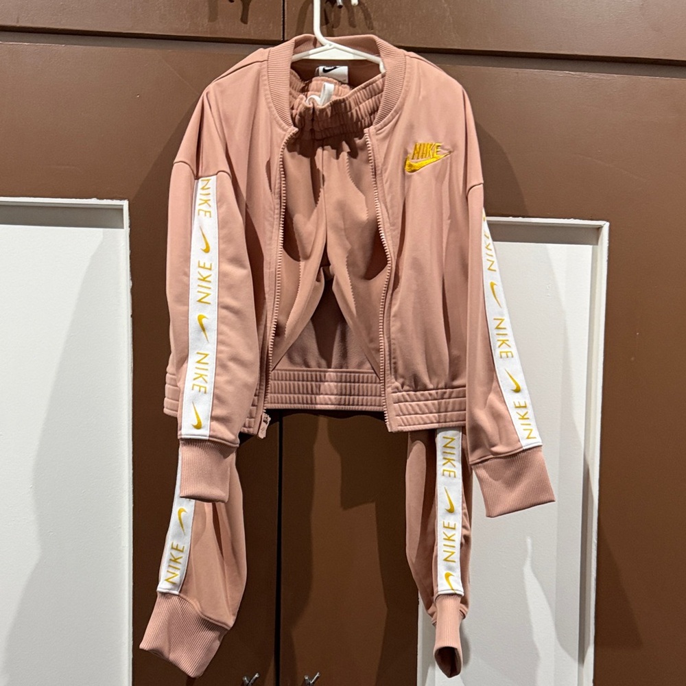 Nike Kids Dusty Rose Tracksuit perfect condition ✨